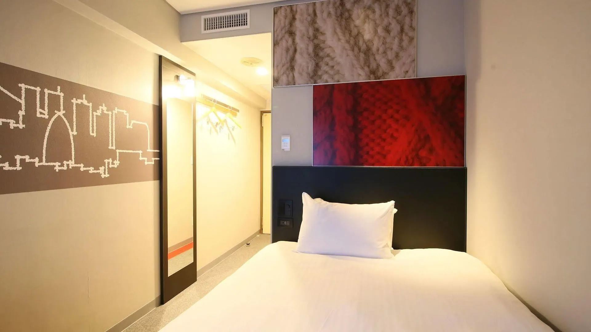Отель Ibis Tokyo Shinjuku Япония